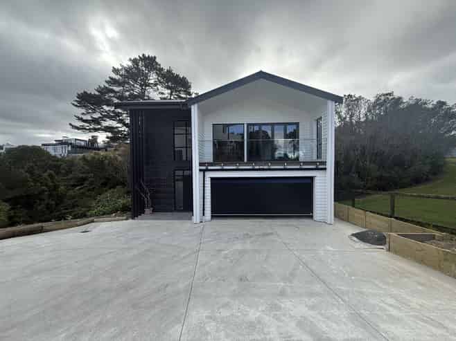 9 Rebecca Rise, Hillsborough