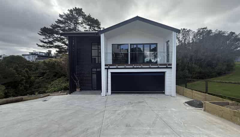 9 Rebecca Rise, Hillsborough