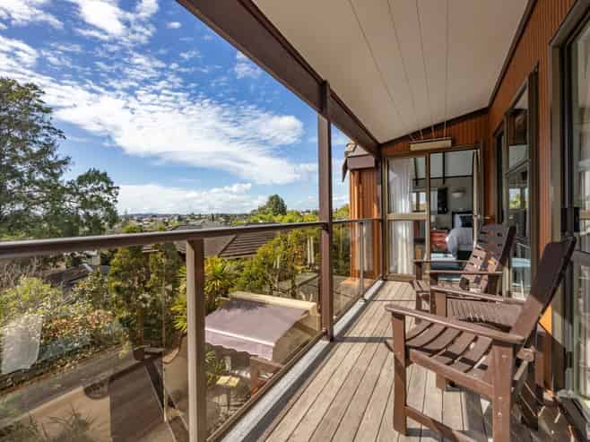 3/8 West Lynn Road, Titirangi