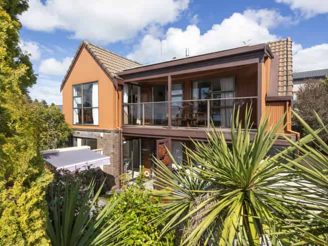 3/8 West Lynn Road, Titirangi
