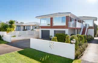 1/152 Sunset Road, Unsworth Heights