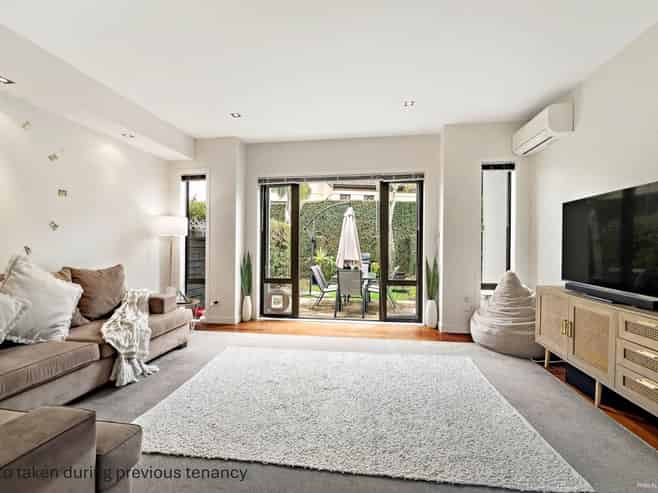 40 Genoa Way, Albany