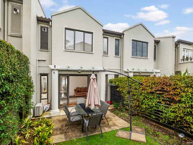 40 Genoa Way, Albany