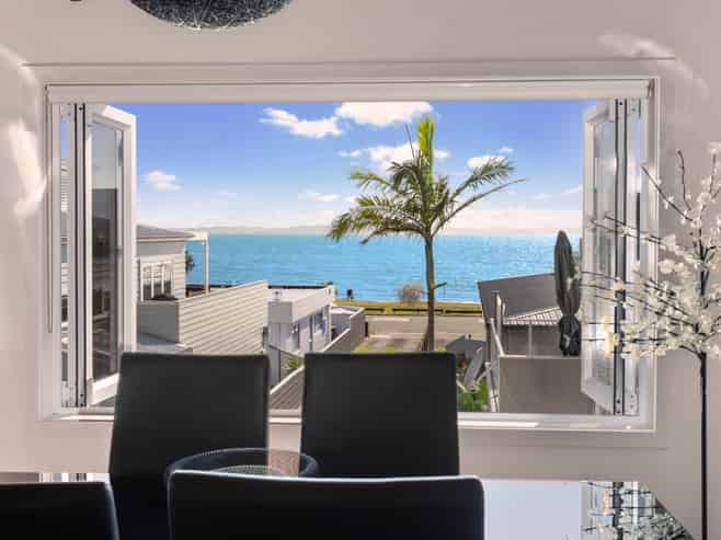 49A The Esplanade, Eastern Beach