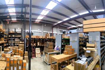 Road Front Industrial Unit | 542 m2