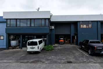 Tidy Light Industrial Unit | 428 m2