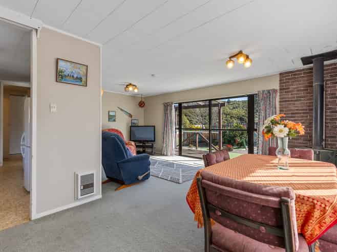 165a Waikawa  Road, Picton