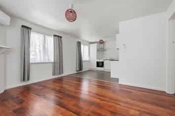 1/505 Featherston Street, Roslyn