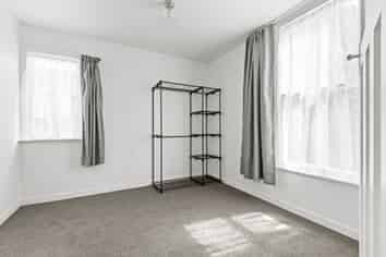 1/505 Featherston Street, Roslyn