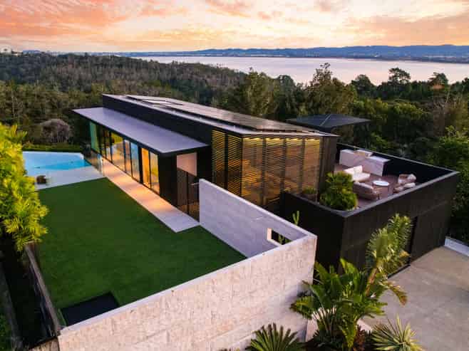 6 Island Bay Road, Beach Haven