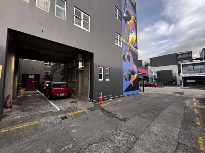 High exposure  - retail or office - you choose