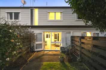 2/111 Melrose Road, Mount Roskill
