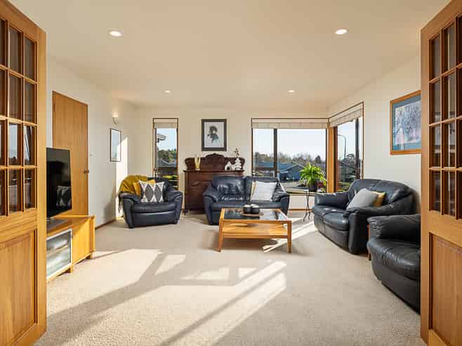 6 Scotston Grove, Witherlea