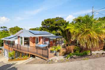 9 Lancewood Ave, Titirangi