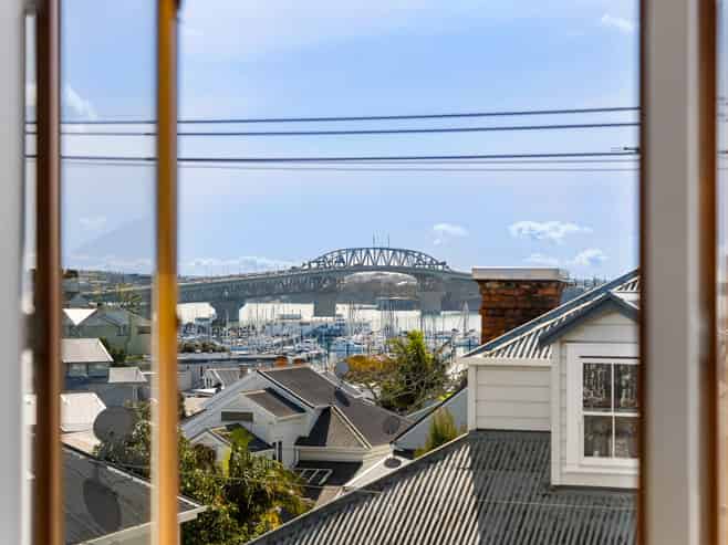 10 Vine Street, Saint Marys Bay