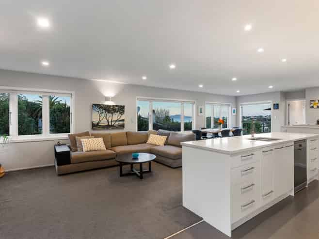 16 Jellicoe Road, Murrays Bay