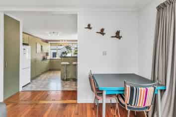 38 High Street, LEESTON