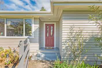 38 High Street, LEESTON