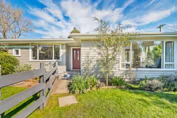38 High Street, LEESTON