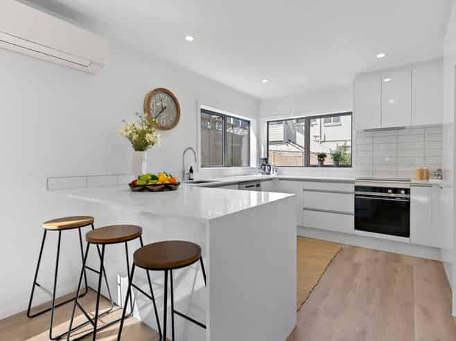 350B East Coast Road, Sunnynook