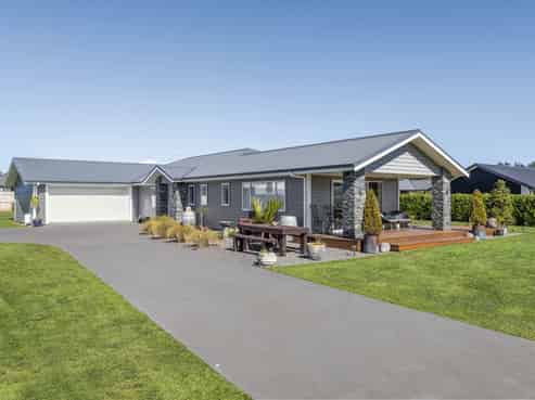 7 Cross Street, Lepperton