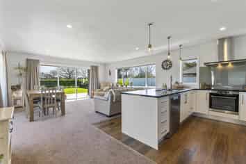 7 Cross Street, Lepperton