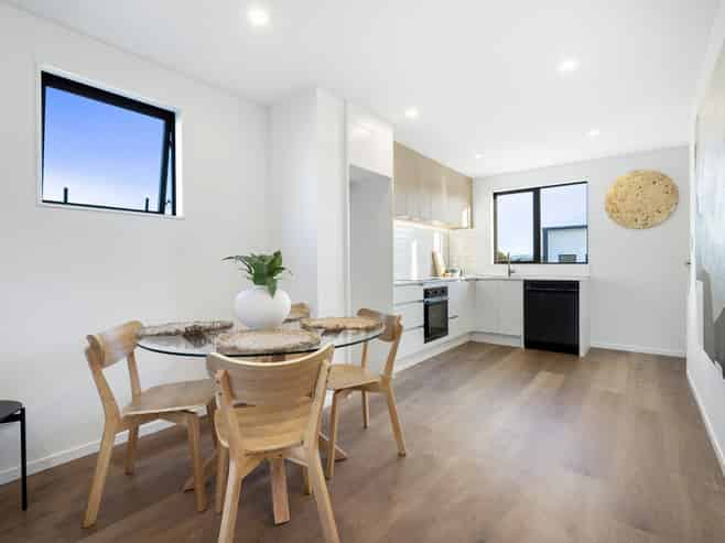 6/4 Firebrick Way, Hobsonville
