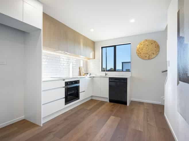 6/4 Firebrick Way, Hobsonville