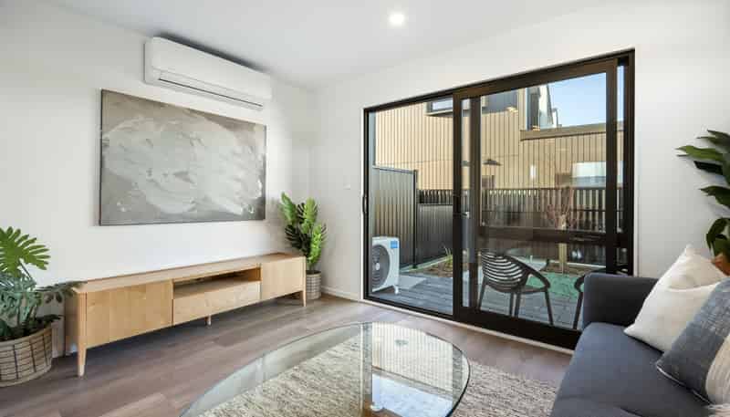 6/4 Firebrick Way, Hobsonville