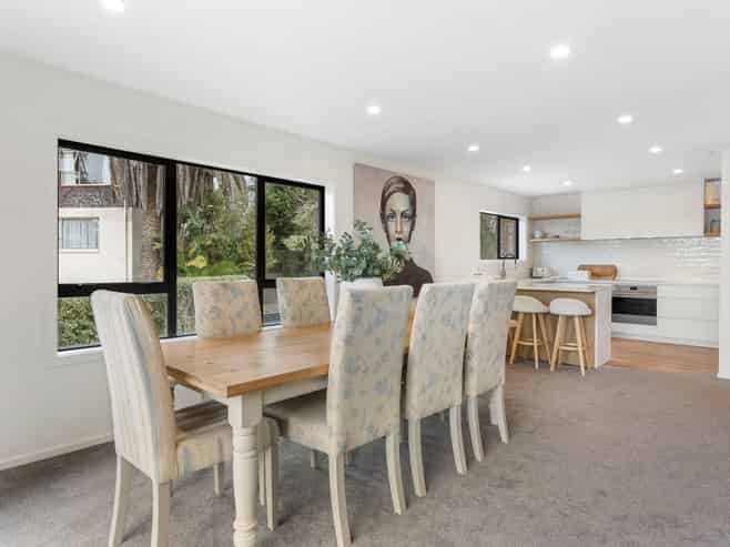 1/12 Surville Place, Mairangi Bay