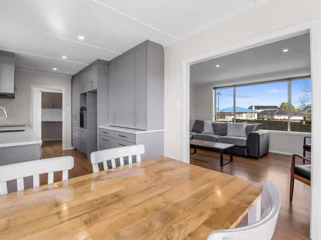 14 Elliott Crescent, Owhata