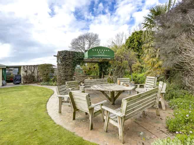 39 Farndon Road, Clive