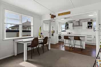12 Fleming Crescent, Maraenui