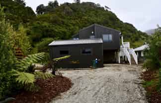 4 Horncastle Crescent, Little Wanganui