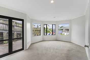 2/14 Mossop Rise, Glenfield