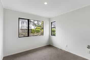 2/14 Mossop Rise, Glenfield