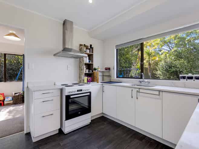 5 San Bernadino Drive, Henderson