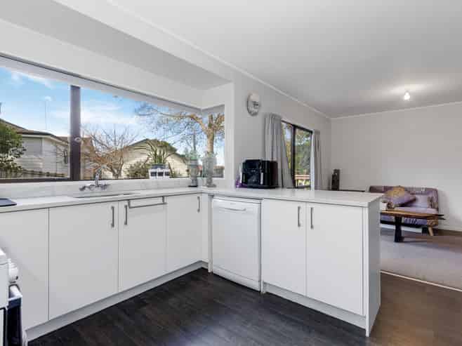 5 San Bernadino Drive, Henderson