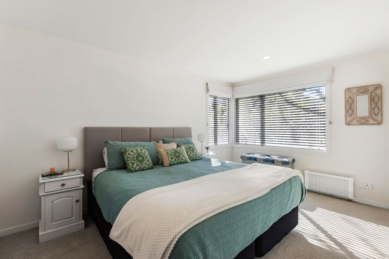 LOW MAINTENANCE LIVING IN A PREMIUM LOCATION - Mehr