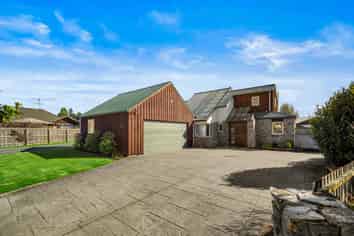 107 Pages Road, Allenton