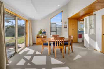 107 Pages Road, Allenton