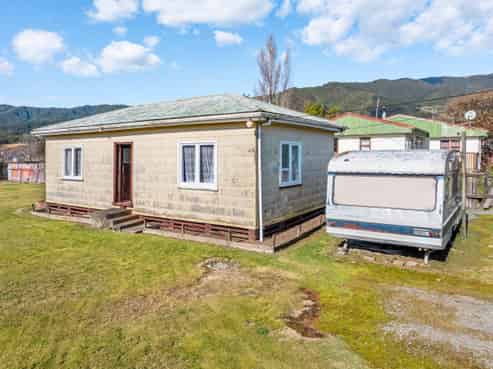 13 Maclaren Street, Maymorn