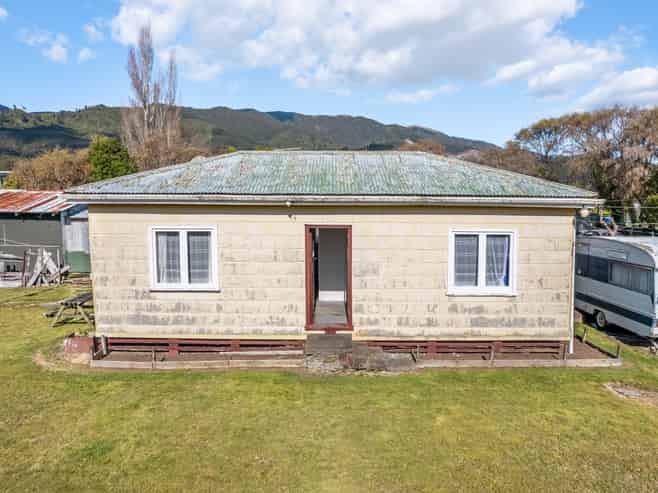 13 Maclaren Street, Maymorn