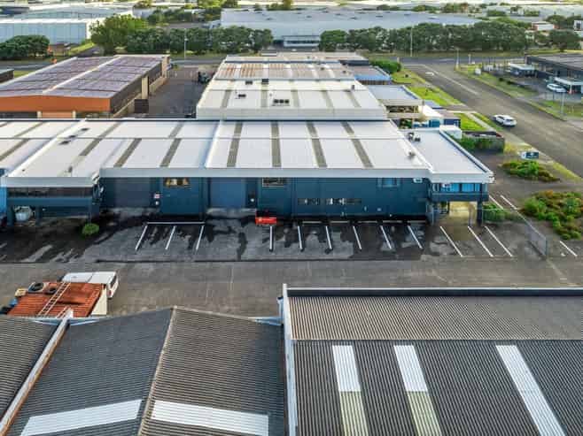 Well-Presented Industrial Unit – 428sqm