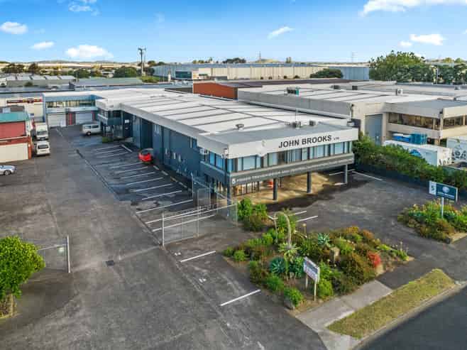 Well-Presented Industrial Unit – 428sqm