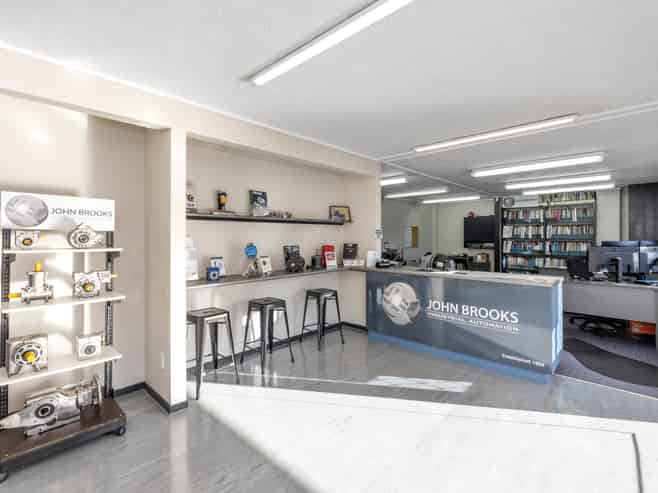 Road Front Industrial Unit – 542sqm