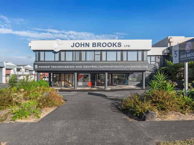 Road Front Industrial Unit – 542sqm