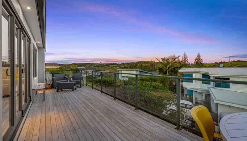6 Double Bay Place, Army Bay