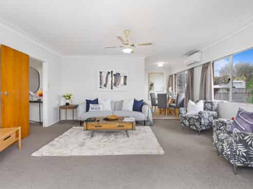 2/17 Doment Crescent, Orewa