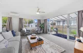 2/17 Doment Crescent, Orewa